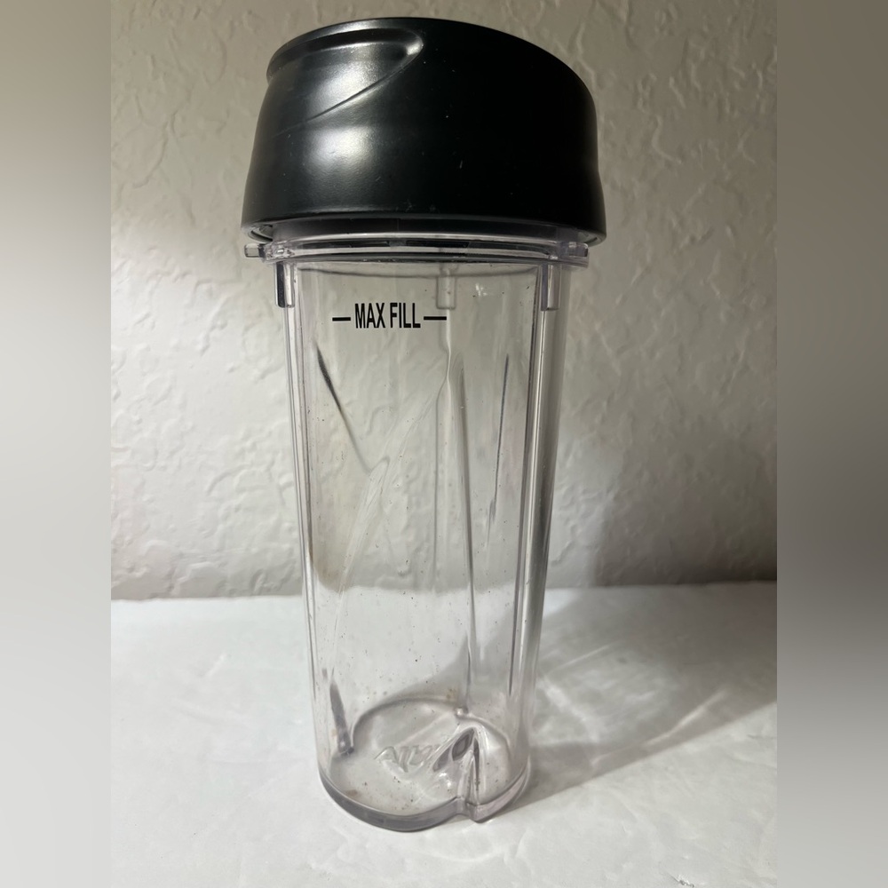 16-ounce Ninja Fit gray black personal single-serve blender cup with spout lid